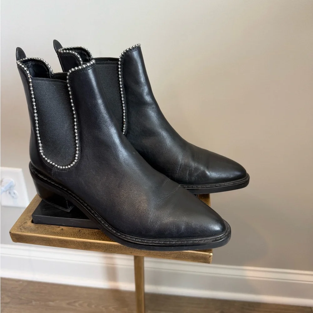 Coach Bowery Ball Chain Leather Ankle Bootie Size 8.5